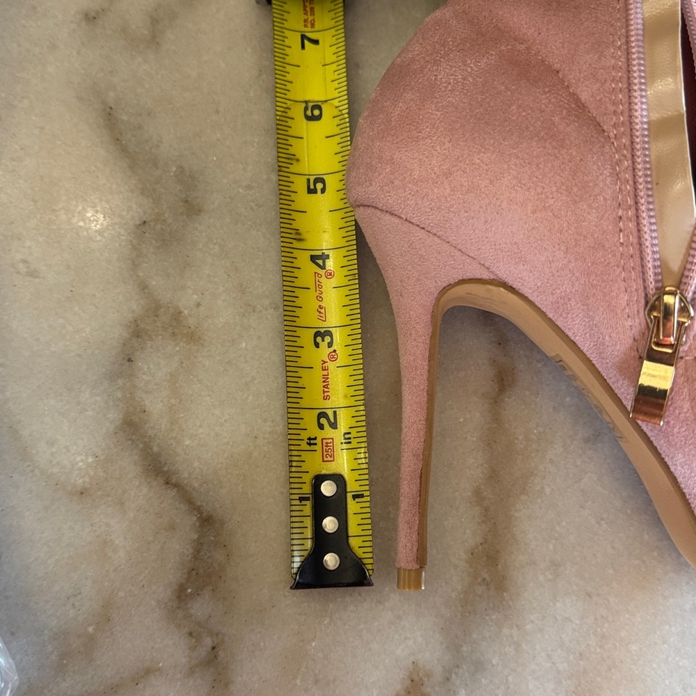 Fashion nova faux suede boots 9 - Picture 13 of 13